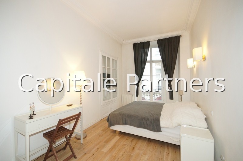 Appartement 2 chambres meublé PARIS 8 - 59 m²;