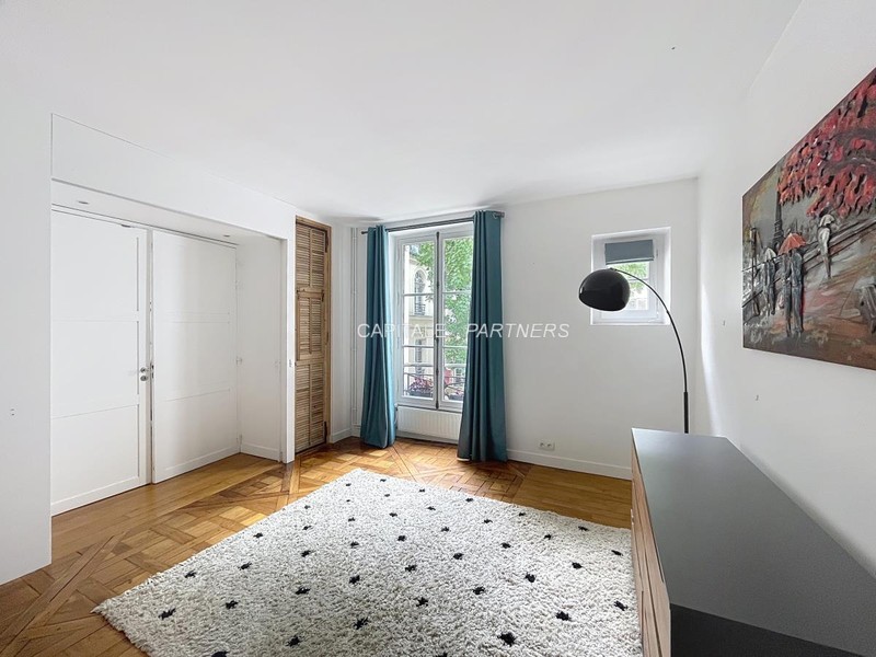 Appartement 2 chambres meublé PARIS 9 - 90 m²;