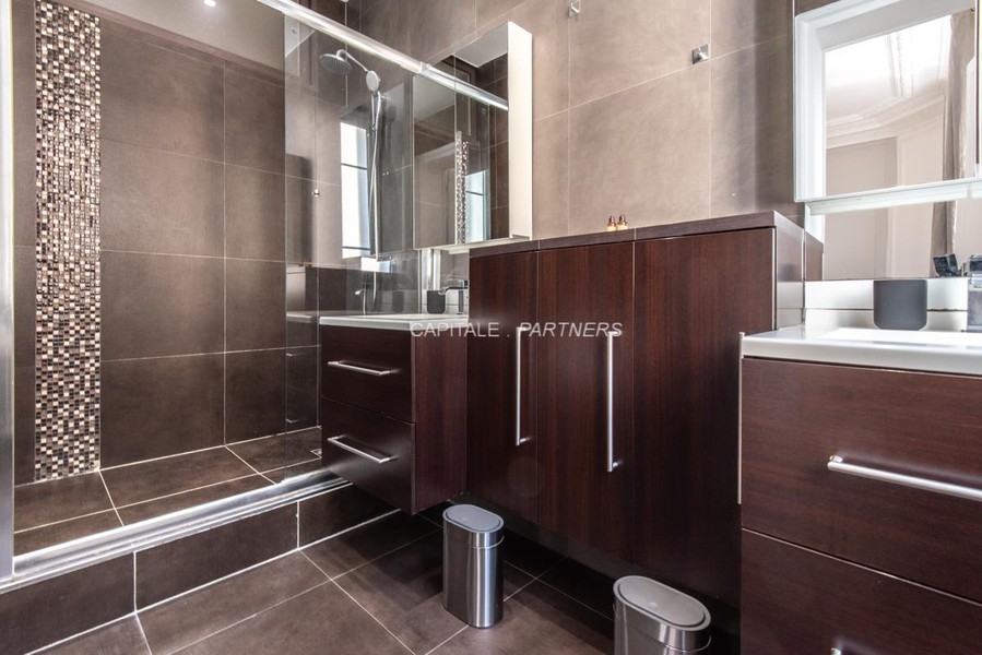 Appartement 4 chambres meublé PARIS 17 - 258 m²;