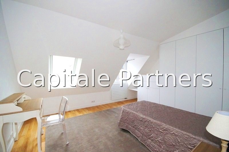 Appartement 2 chambres meublé PARIS 8 - 100 m²;