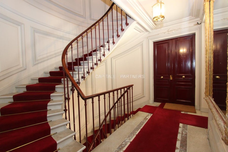 Appartement 1 chambre meublé PARIS 8 - 47 m²;