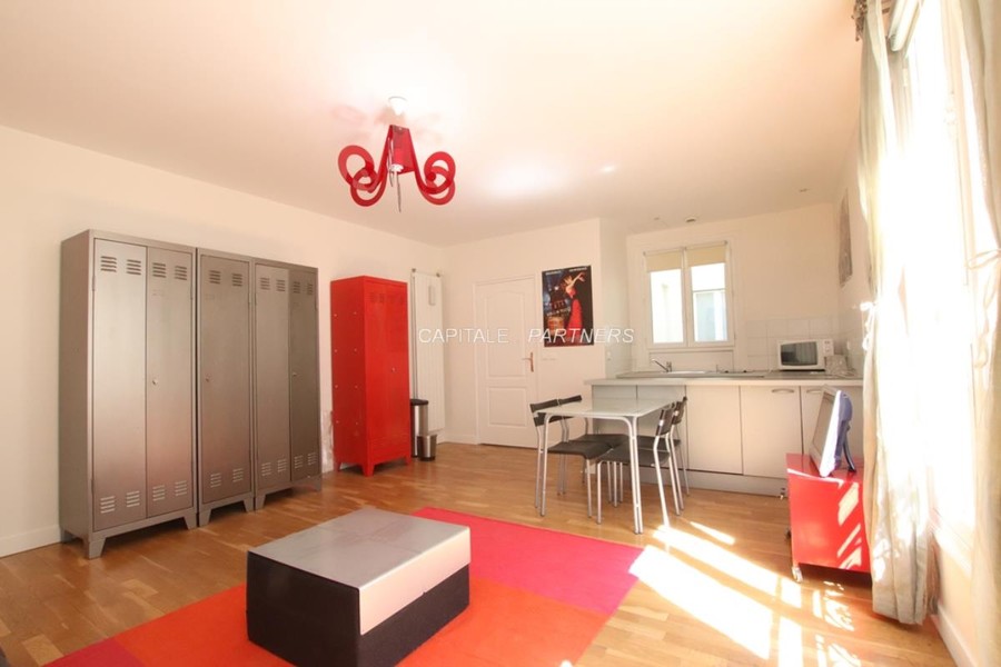 Studio meublé  PARIS 1 - 31 m²;