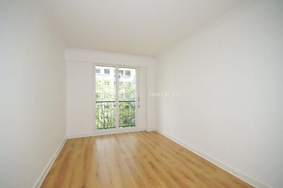 Appartement 2 chambres PARIS 16 - 79 m²;