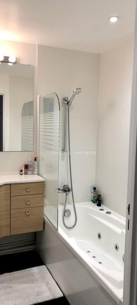 Appartement 3 chambres meublé ISSY-LES-MOULINEAUX - 98 m²;