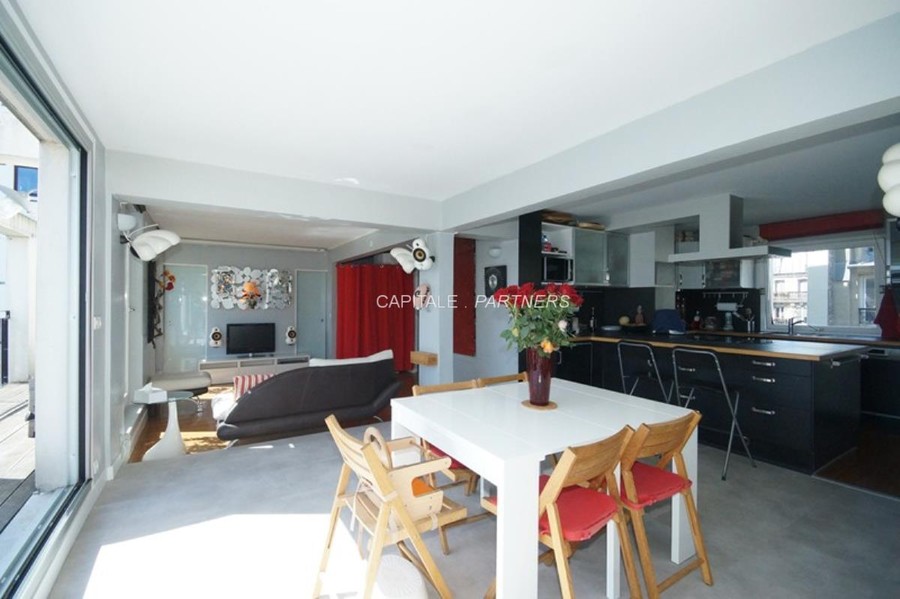 Appartement 3 chambres meublé PARIS 18 - 120 m²;