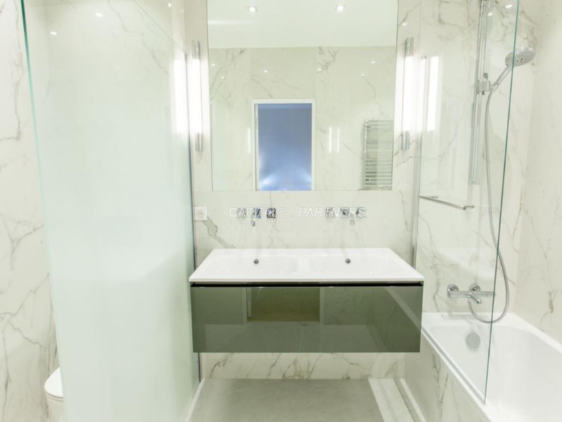 Appartement 3 chambres meublé PARIS 8 - 110 m²;