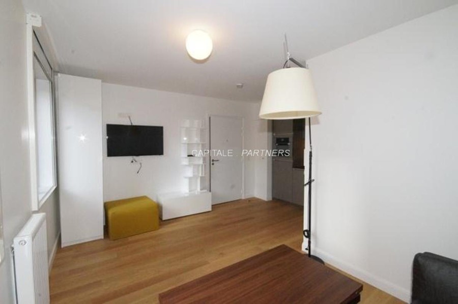 Studio meublé  PARIS 15 - 24 m²;