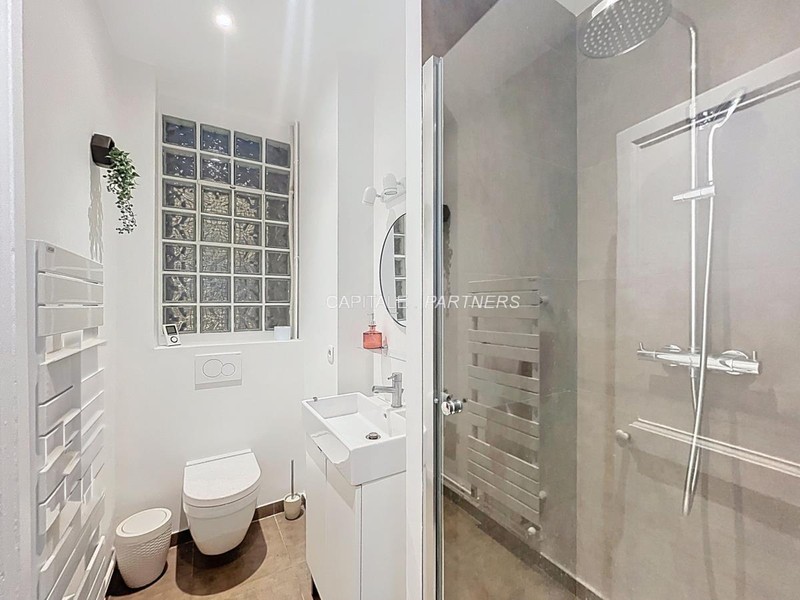 Appartement 2 chambres meublé PARIS 9 - 90 m²;