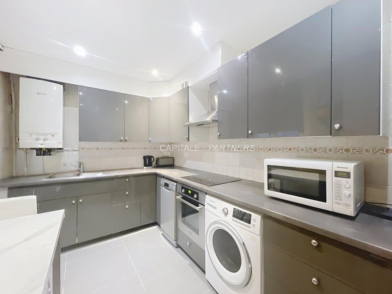 Appartement 2 chambres meublé PARIS 8 - 118 m²;