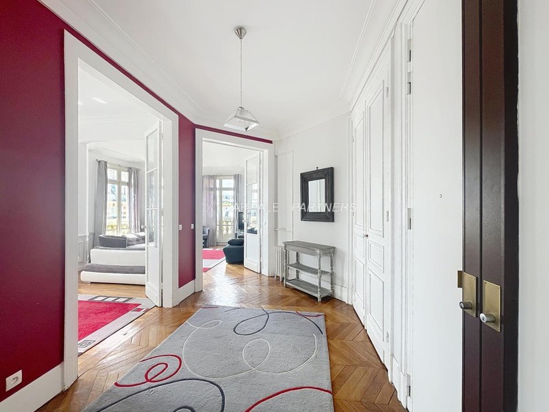 Appartement 3 chambres meublé PARIS 15 - 126 m²;