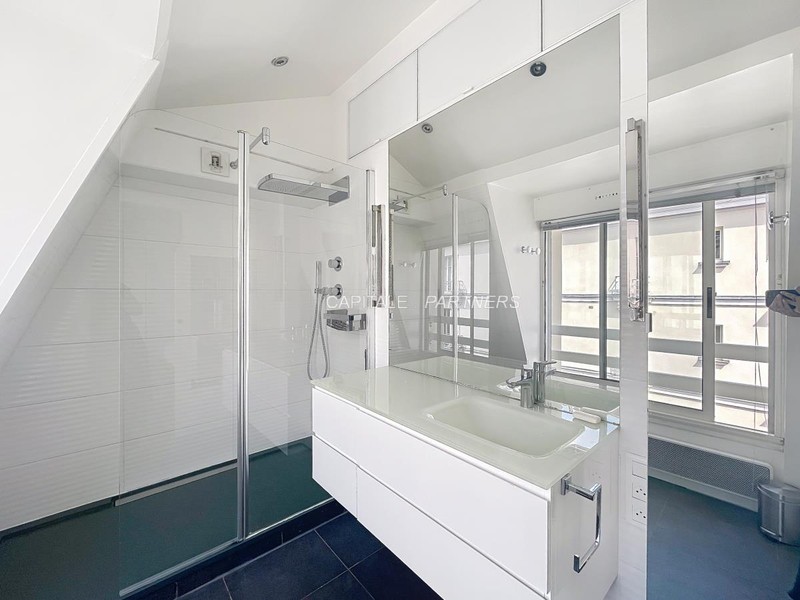 Appartement 2 chambres meublé PARIS 11 - 73 m²;