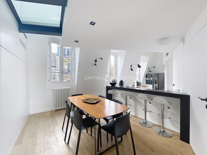 Appartement 2 chambres meublé PARIS 8 - 120 m²;