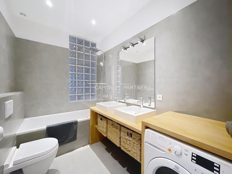 Appartement 2 chambres meublé PARIS 9 - 90 m²;