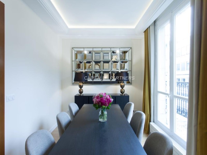 Appartement 3 chambres meublé PARIS 8 - 110 m²;