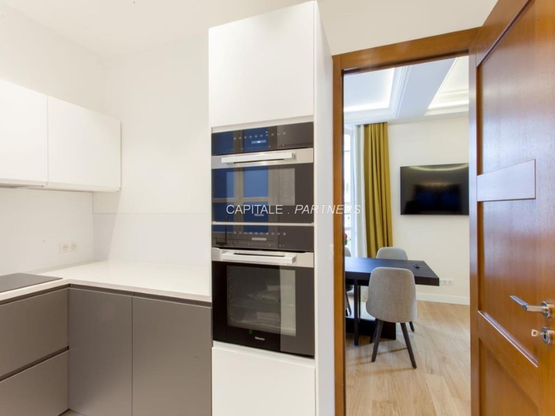 Appartement 3 chambres meublé PARIS 8 - 110 m²;