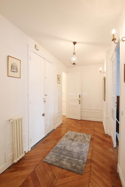 Appartement 2 chambres meublé Paris - 93 m²;