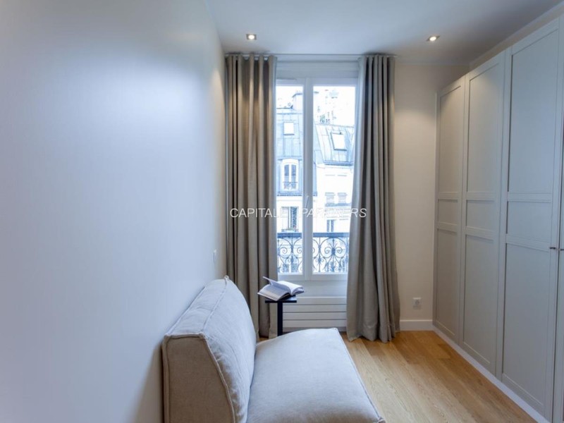 Appartement 3 chambres meublé PARIS 8 - 110 m²;