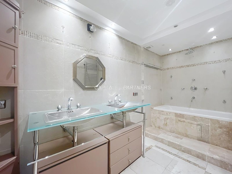Appartement 4 chambres PARIS 17 - 223 m²;