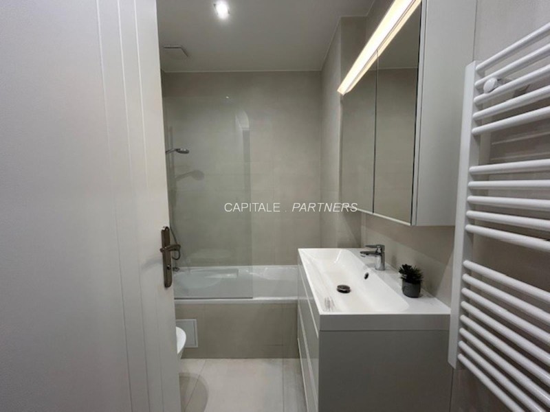 Appartement 3 chambres meublé PARIS 16 - 157 m²;